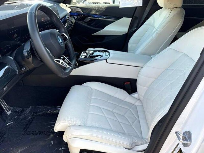 Used 2025 BMW i5 xDrive40Image 19
