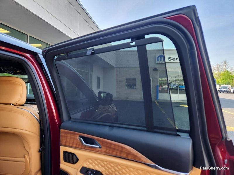 New 2026 Jeep Grand Cherokee Summit 4x4