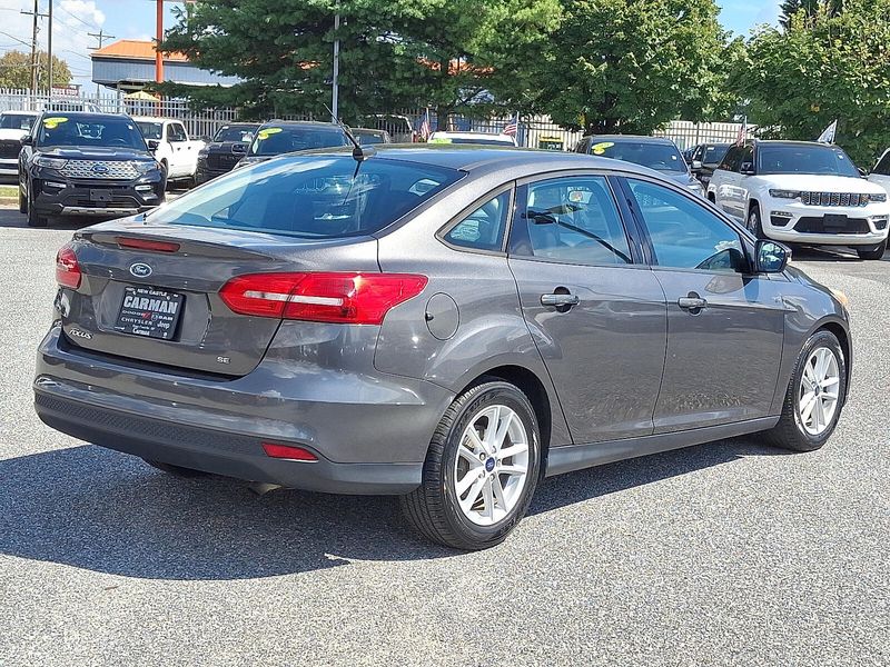 2015 Ford Focus SE photo 3