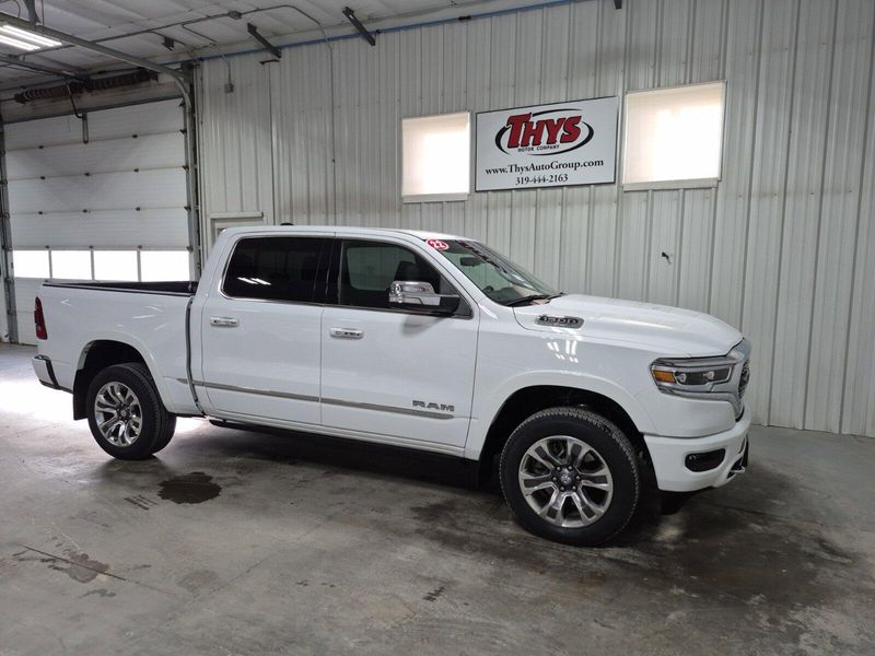 2022 RAM 1500 LimitedImage 3