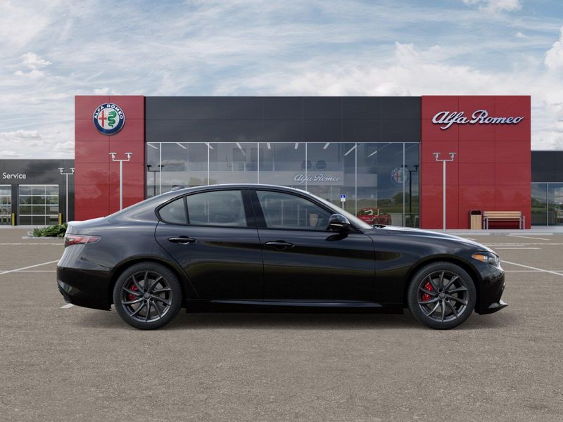New 2025 Alfa Romeo Giulia RwdImage 38