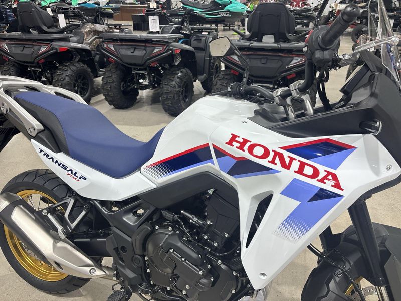 New 2026 Honda TRANSALP E-CLUTCH Image 16