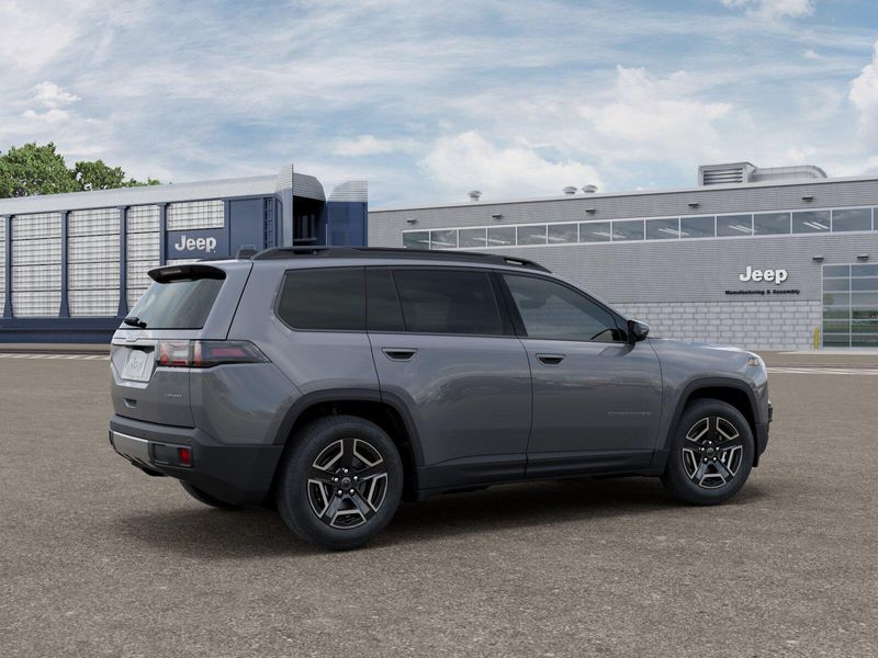 New 2027 Jeep Cherokee Laredo 4x4Image 2