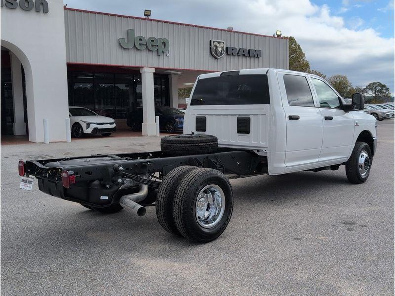 New 2026 RAM 3500 Tradesman Crew Cab Chassis 4x4 60