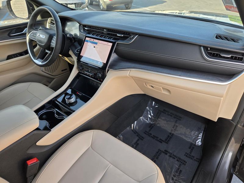 Used 2023 Jeep Grand Cherokee L Limited 4x2