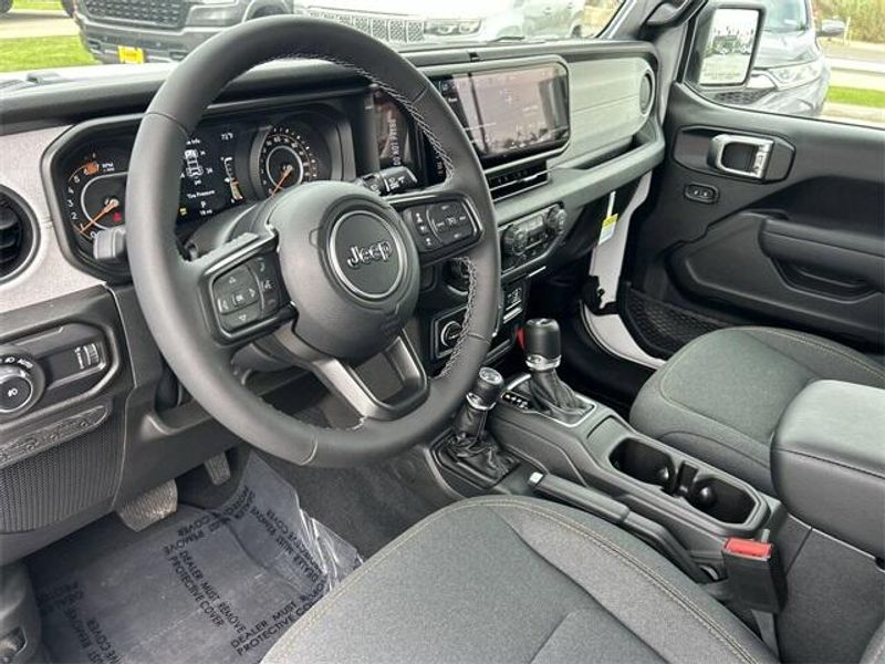 New 2026 Jeep Wrangler 4-door Sport SImage 15