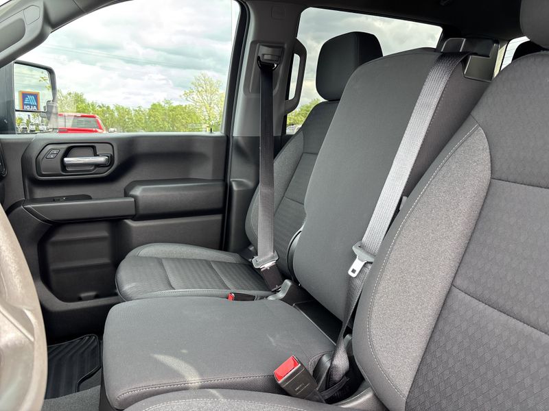 Used 2024 Chevrolet Silverado 2500HD CustomImage 30