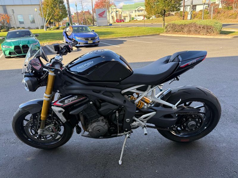 2022 Triumph Speed Triple 1200 RSImage 2