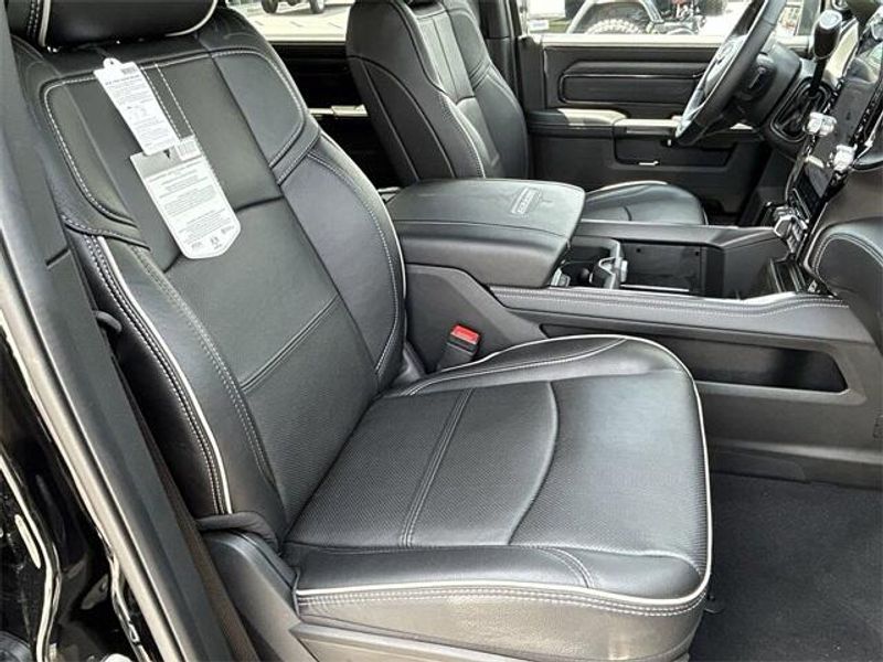 New 2024 RAM 3500 Limited Crew Cab 4x4 8