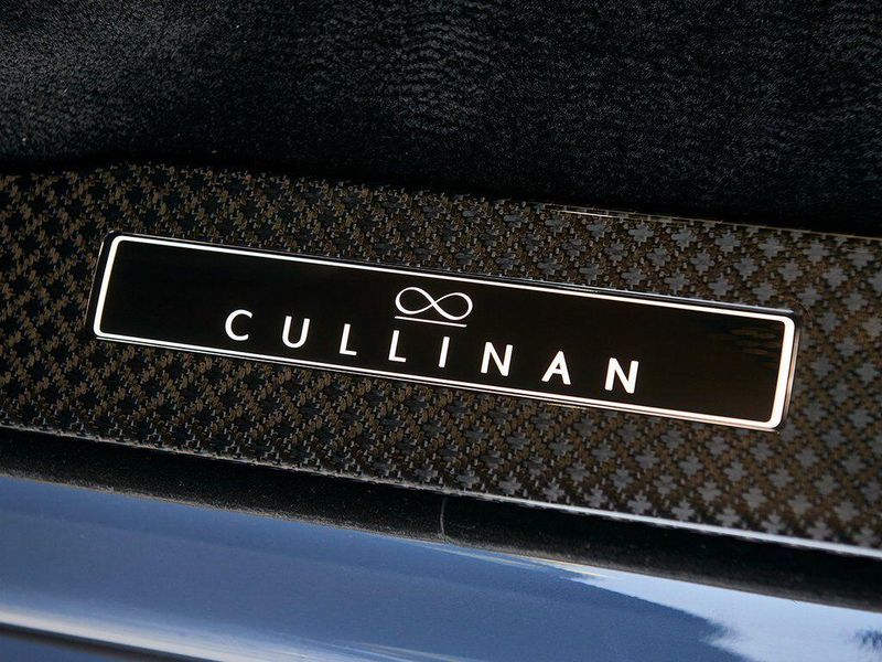 New 2026 Rolls-Royce Cullinan Black BadgeImage 26