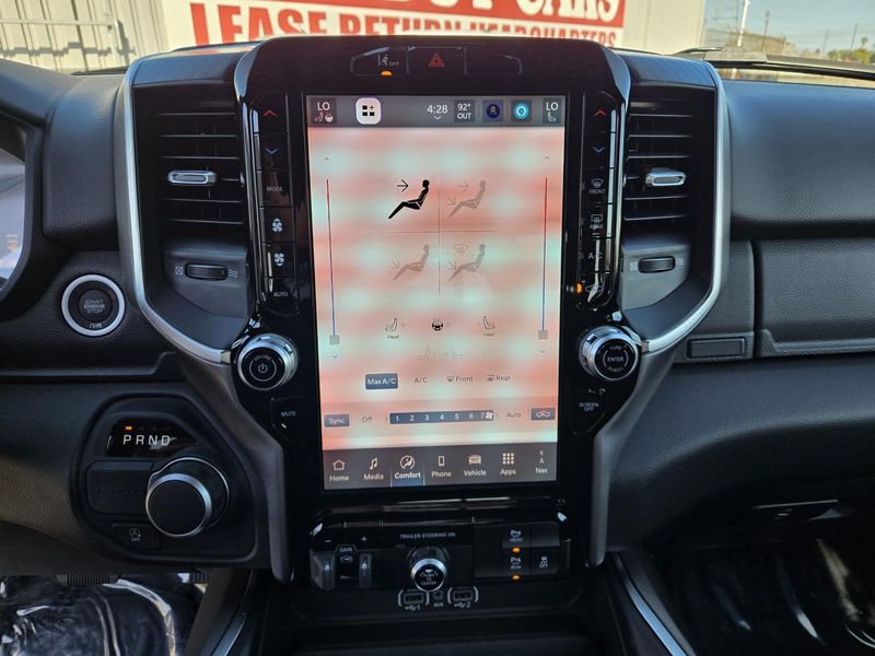 2025 Ram 1500 Big Horn photo 9