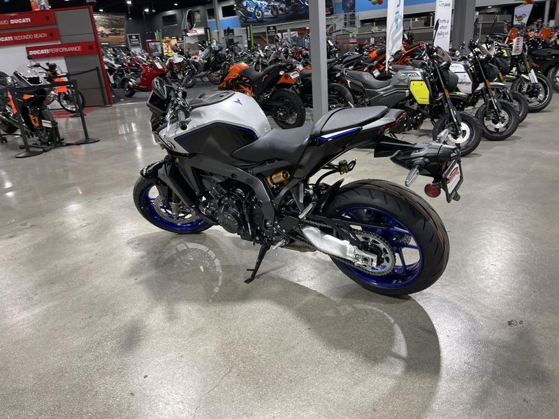 New 2025 Yamaha MT-09 SP Image 3