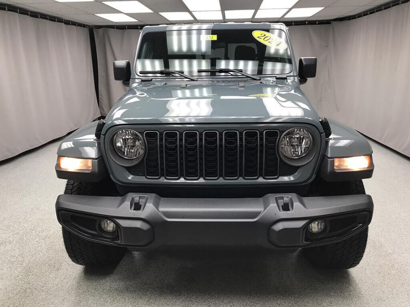 Used 2024 Jeep Gladiator NighthawkImage 18