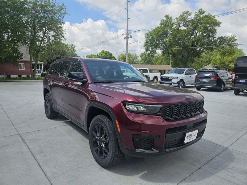 2025 Jeep Grand Cherokee L Altitude XImage 4