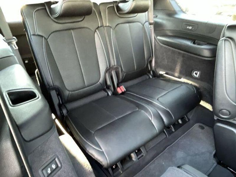 New 2024 Jeep Grand Cherokee L Overland 4x4Image 18