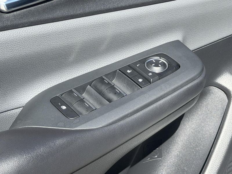 Used 2023 Toyota Prius XLEImage 19
