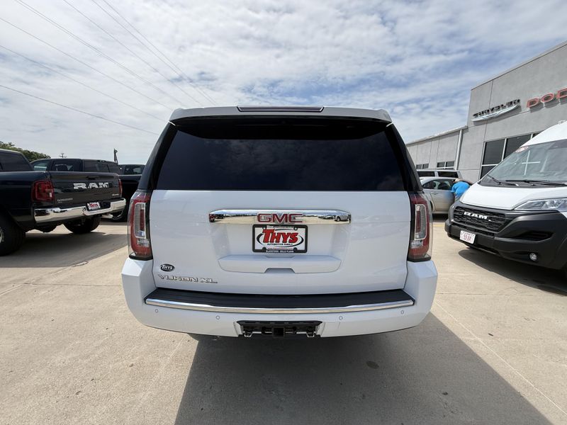 Used 2016 GMC Yukon XL DenaliImage 37