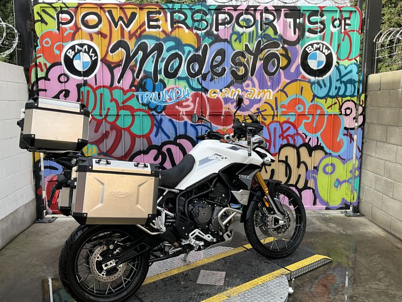 2023 Triumph TIGER 900 RALLY PRO in a PURE WHITE exterior color. BMW Motorcycles of Modesto 209-524-2955 bmwmotorcyclesofmodesto.com 
