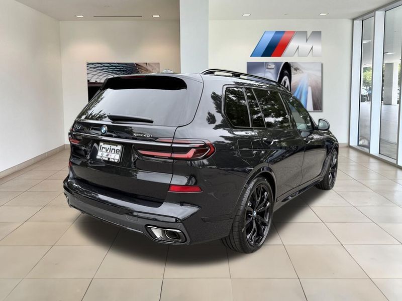 2026 BMW X7 xDrive40iImage 6