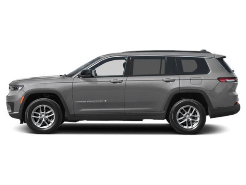 New 2027 Jeep Grand Cherokee Laredo AltitudeImage 2