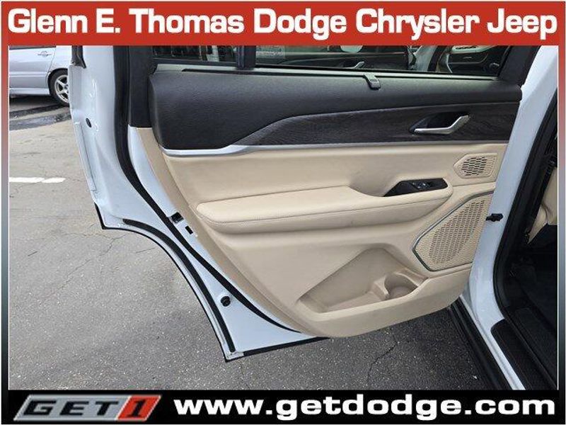 2022 Jeep Grand Cherokee Limited photo 23