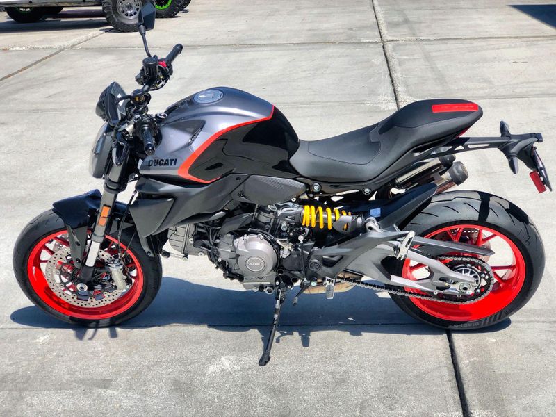 New 2027 Ducati MONSTER 896 Image 14