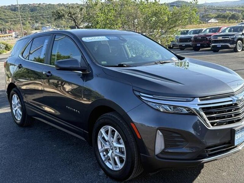 2023 Chevrolet Equinox LT photo 3