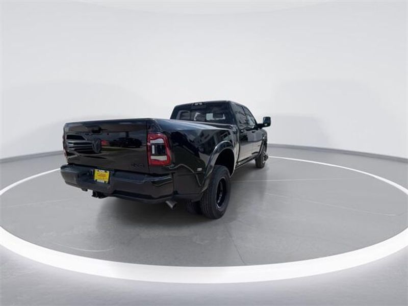 New 2024 RAM 3500 Limited Crew Cab 4x4 8