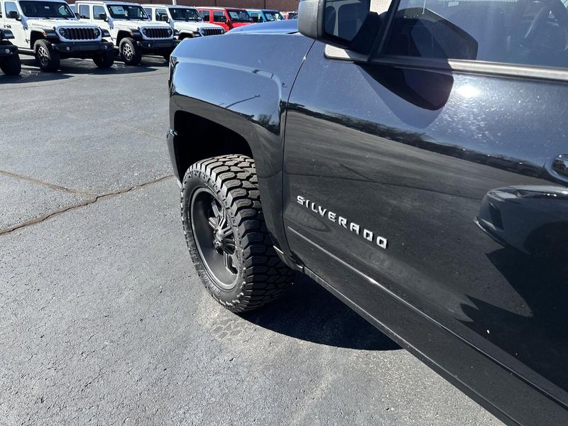 2018 Chevrolet Silverado 1500 LTImage 14