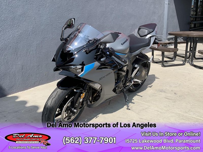 2025 Kawasaki NINJA ZX-6R ABS Image 8