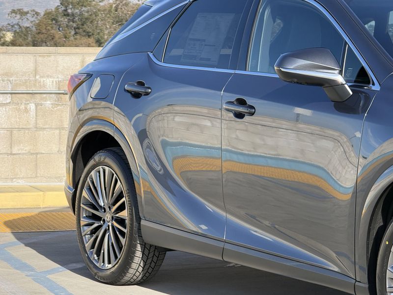 New 2026 Lexus RX 450h+ LuxuryImage 5