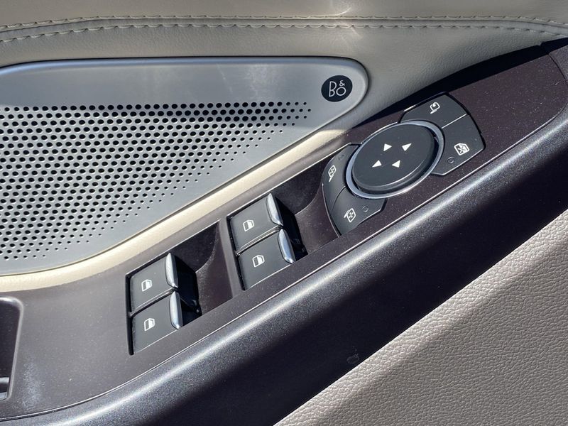2020 Ford Explorer PlatinumImage 21