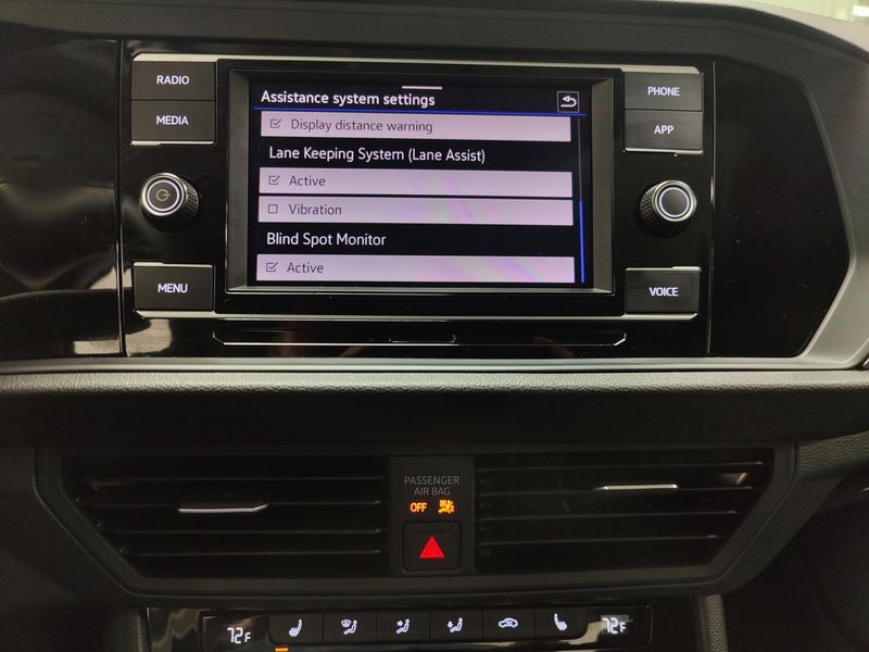 Used 2024 Volkswagen Jetta SE w/SunroofImage 7