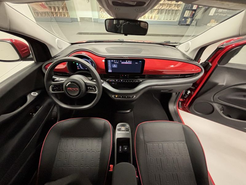 New 2024 Fiat 500e Inspi(red)Image 14