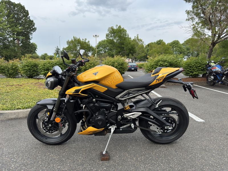 2025 Triumph Street Triple 765 RS - COSMIC YELLOW 