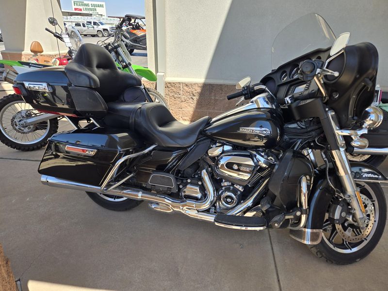 USED 2018 HARLEY ELECTRA GLIDE ULTRA CLASSIC Image 2