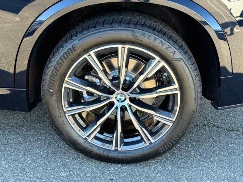 New 2026 BMW X5 xDrive40iImage 14
