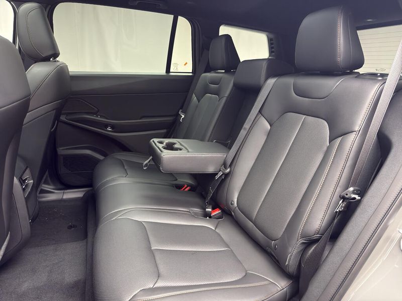 New 2026 Jeep Cherokee Limited 4x4Image 12
