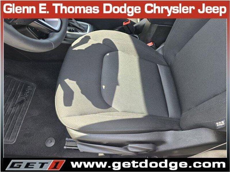 2023 Jeep Renegade Latitude Upland photo 20
