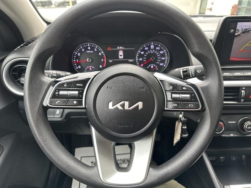 2024 Kia Forte LXSImage 22