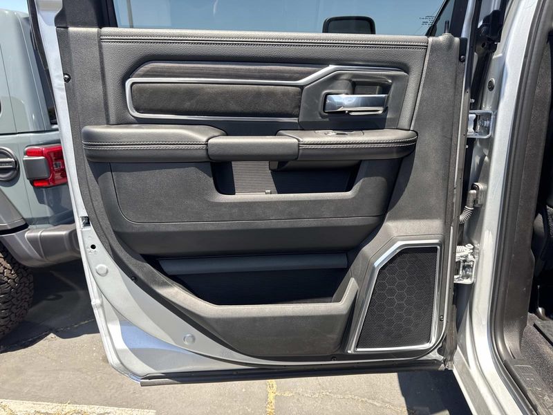 New 2026 RAM 3500 Laramie Crew Cab 4x4 6'4' Box