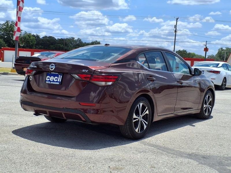 2022 Nissan Sentra SV photo 13