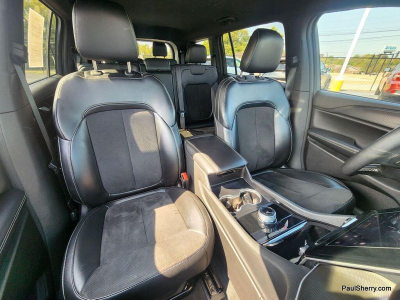 2024 Jeep Grand Cherokee Altitude photo 4