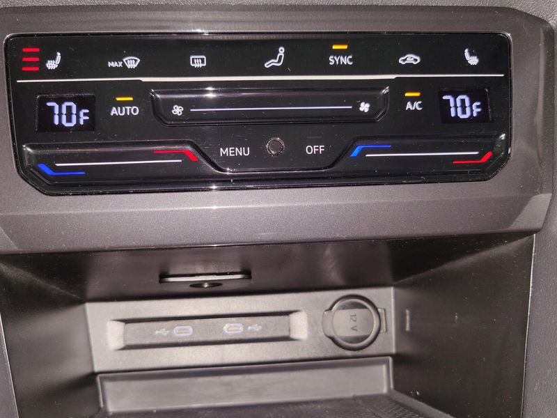 Used 2024 Volkswagen Tiguan SE AWD w/SunroofImage 21