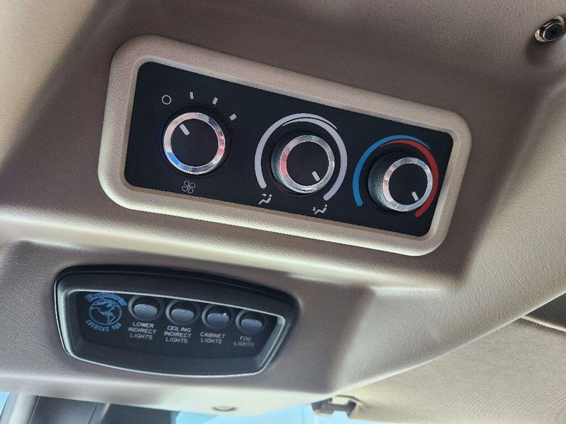 2019 GMC Savana Image 27