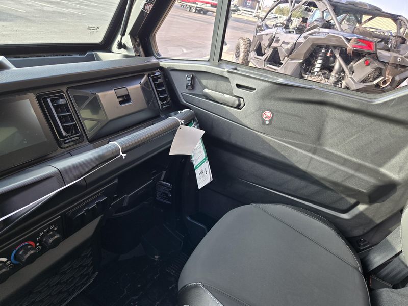 NEW 2026 CAN-AM DEFENDER LIMITED CAB HD11 Image 23