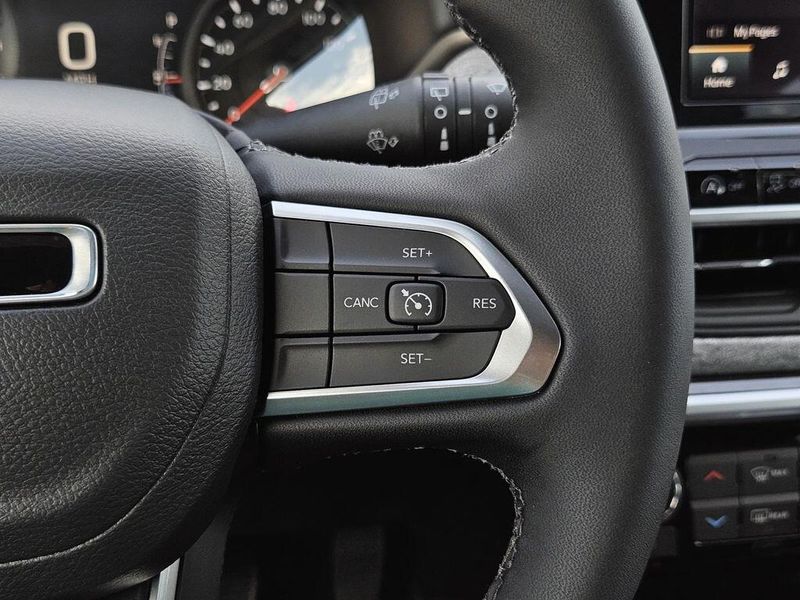 2025 Jeep Compass Latitude 4x4Image 14