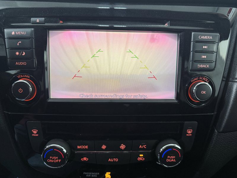 Used 2018 Nissan Rogue SVImage 15