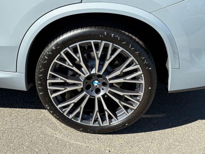 New 2026 BMW X5 xDrive40iImage 13