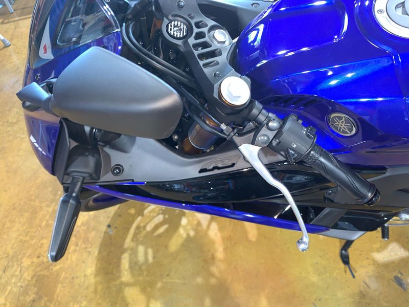 New 2025 Yamaha YZF-R3 ABS Image 12